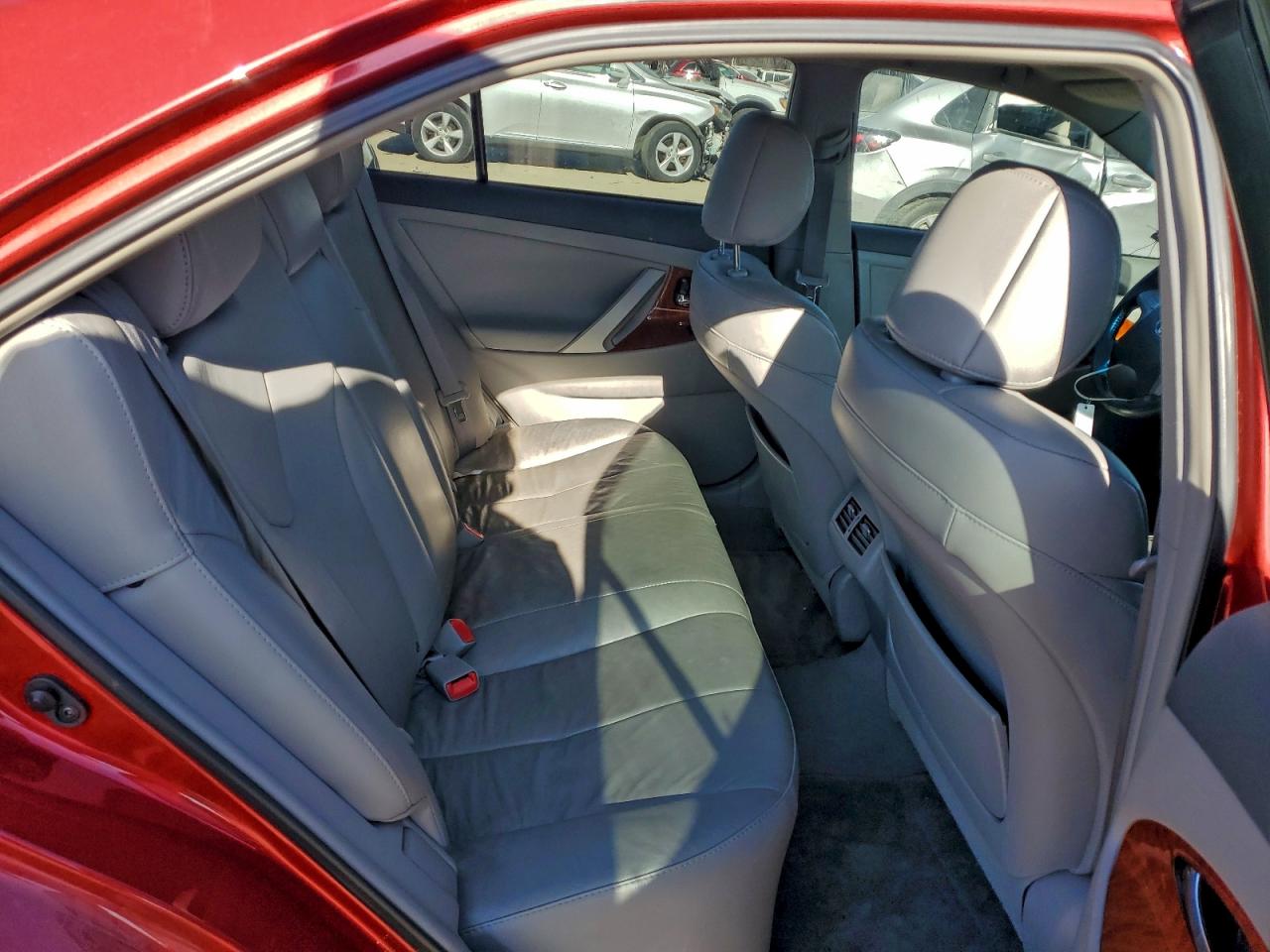 2010 TOYOTA CAMRY SE photo 10
