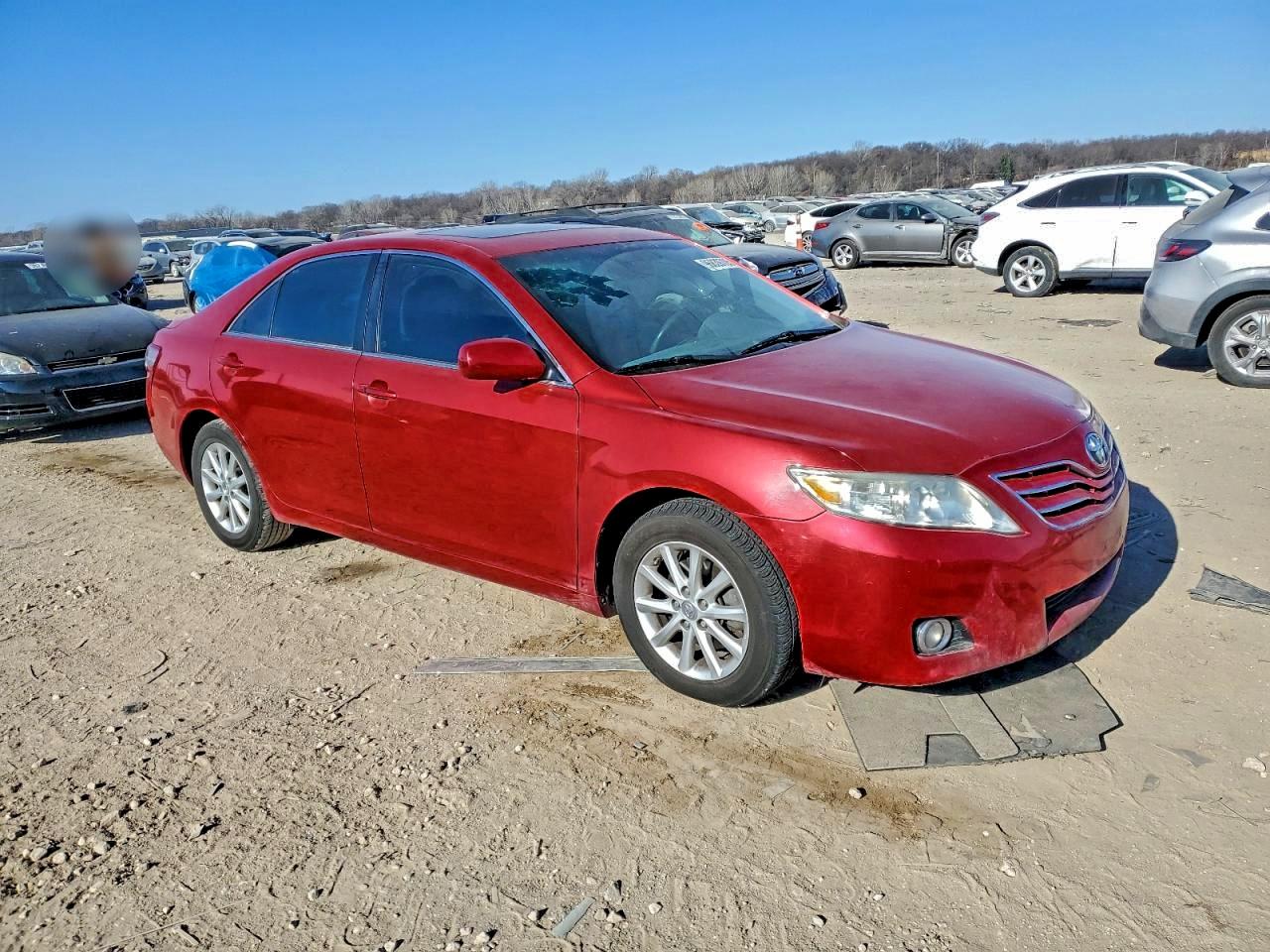 2010 TOYOTA CAMRY SE photo 4