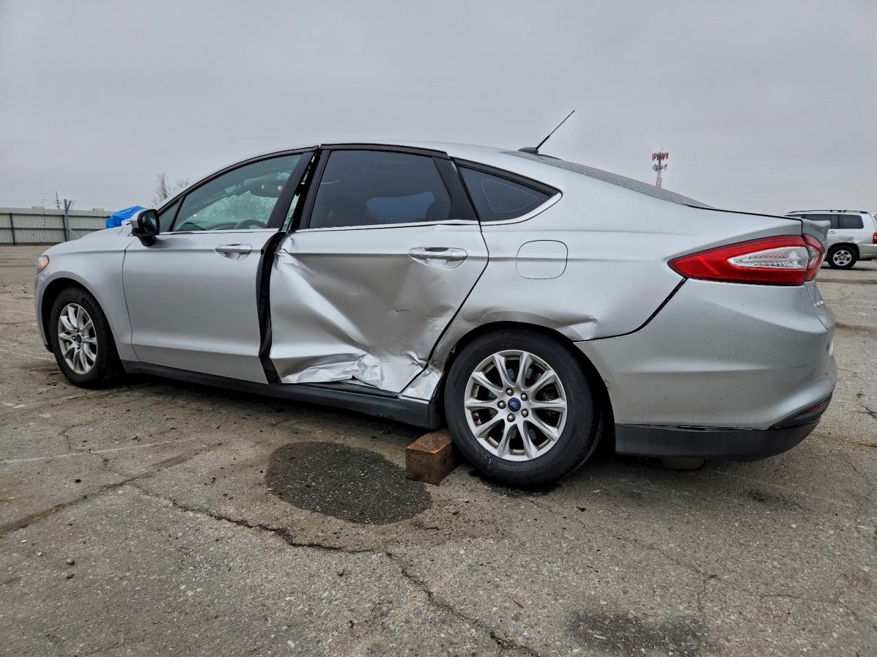 2015 FORD FUSION S photo 2