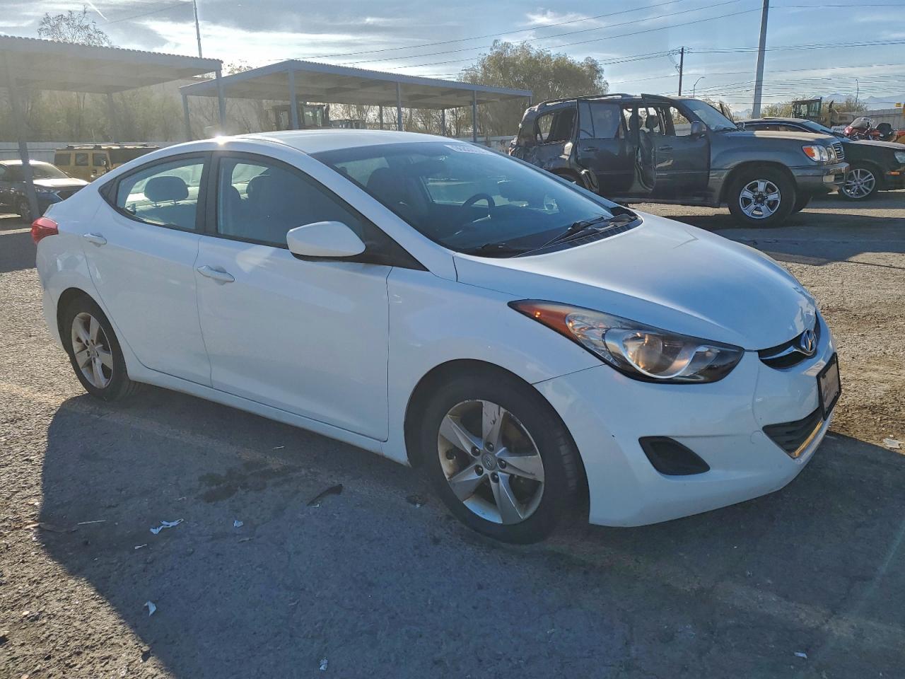 2013 HYUNDAI ELANTRA GLS photo 4