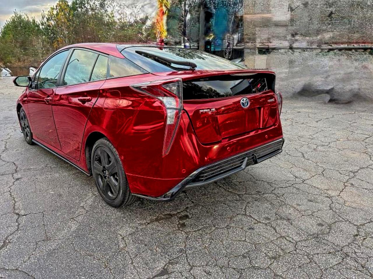 2017 TOYOTA PRIUS photo 3