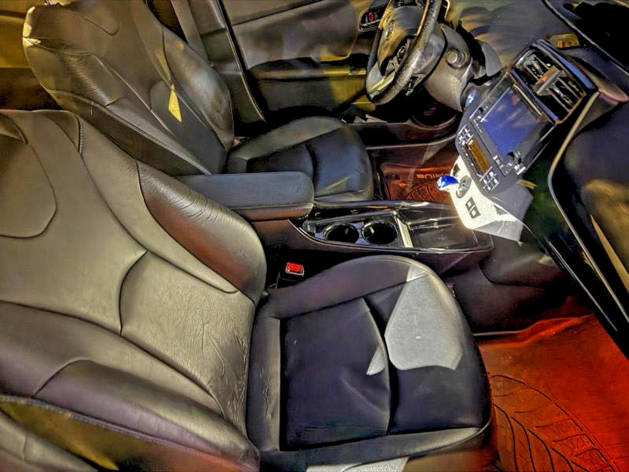2017 TOYOTA PRIUS photo 5