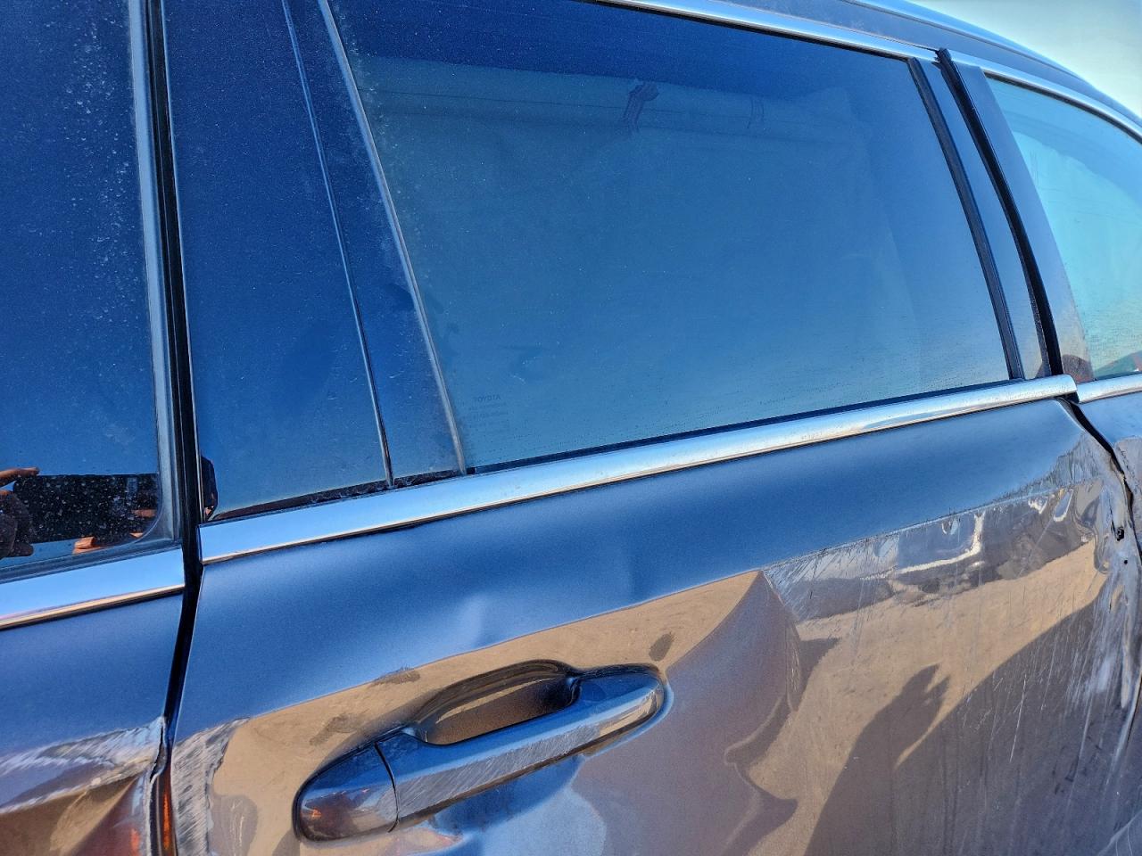 2019 TOYOTA HIGHLANDER SE photo 10
