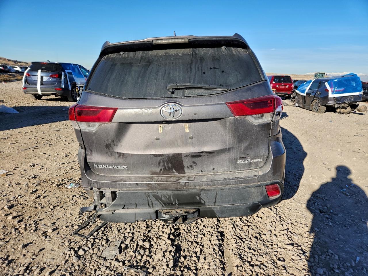 2019 TOYOTA HIGHLANDER SE photo 6