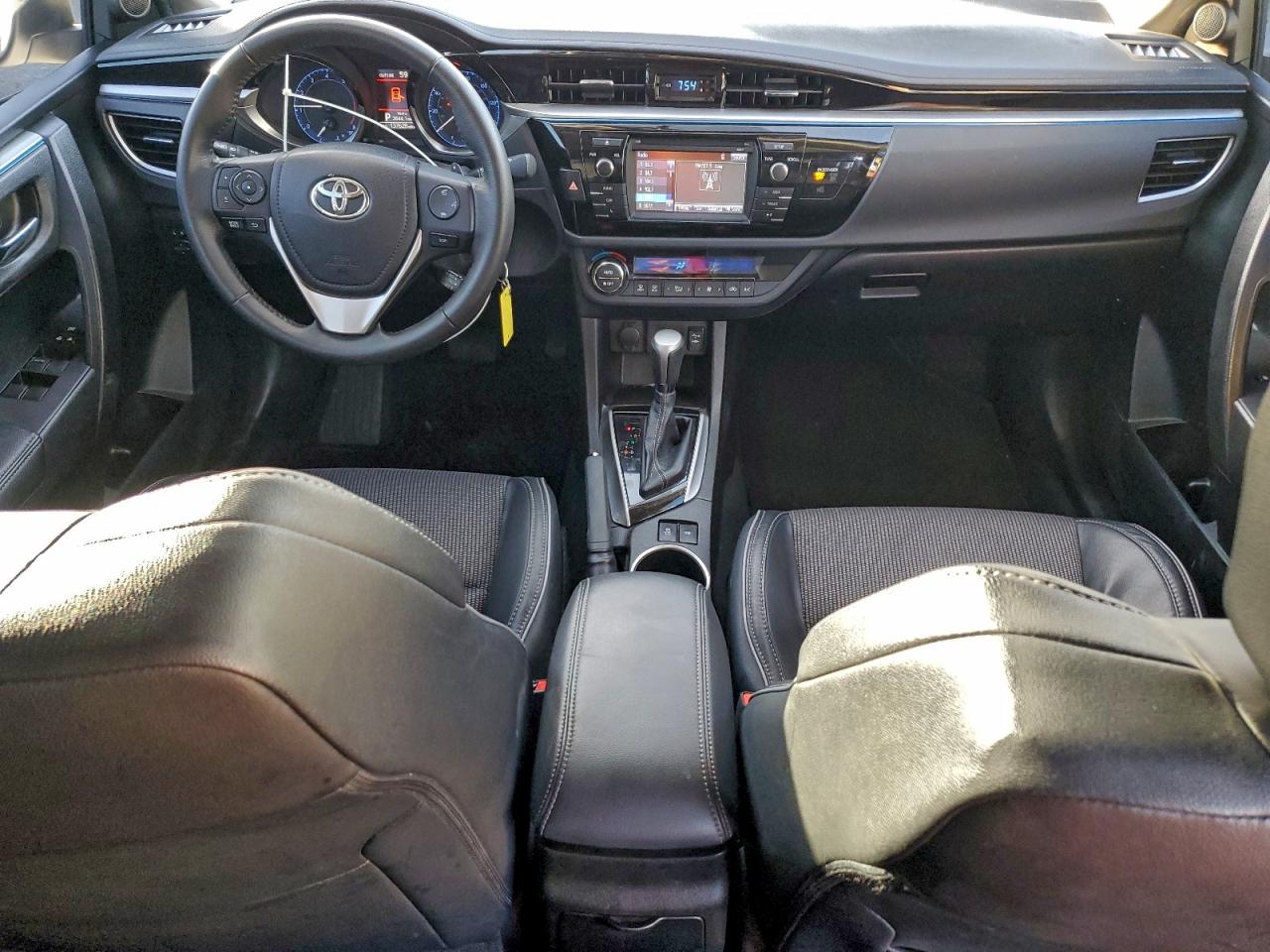 2016 TOYOTA COROLLA L photo 8