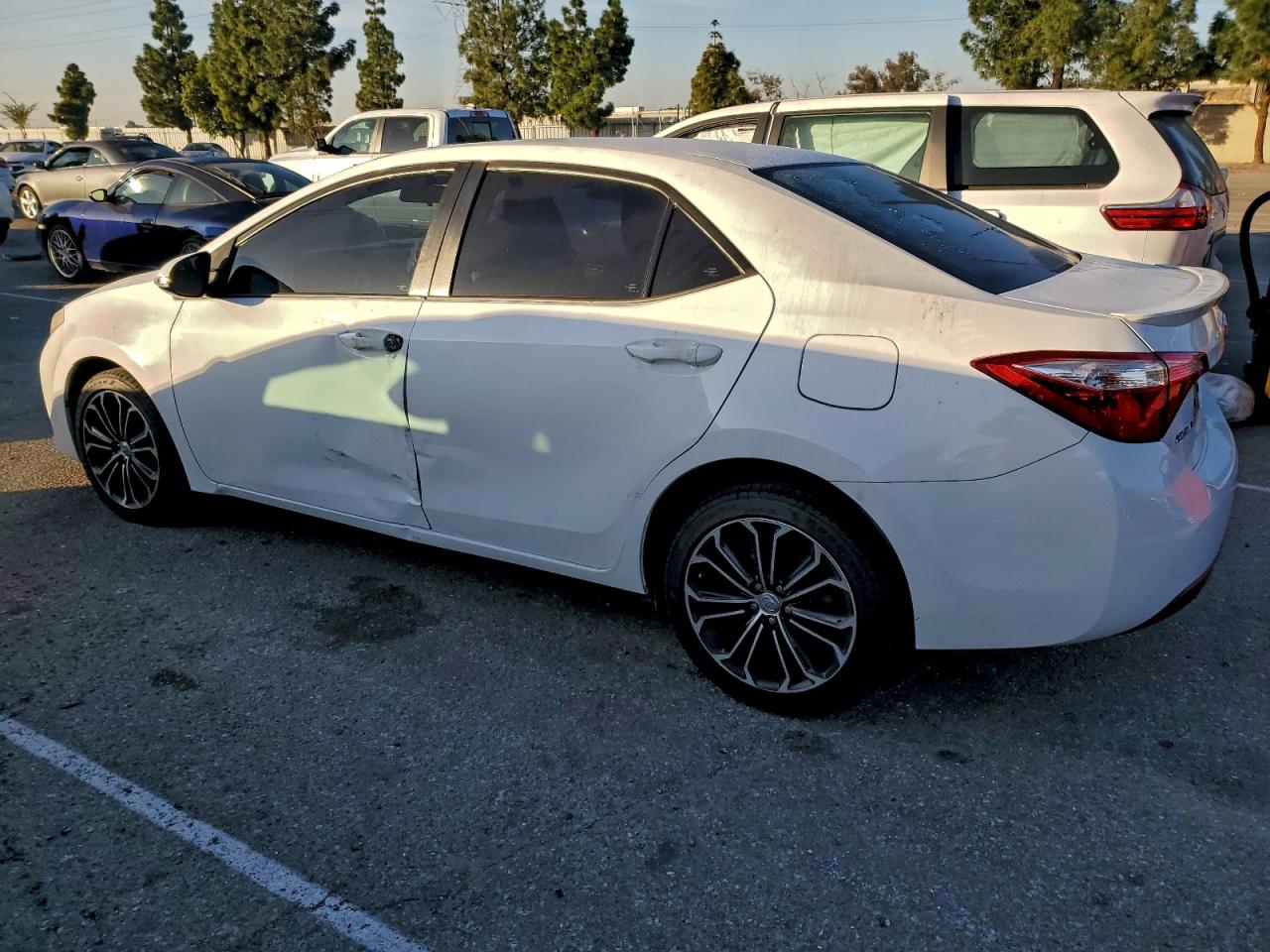 2016 TOYOTA COROLLA L photo 2