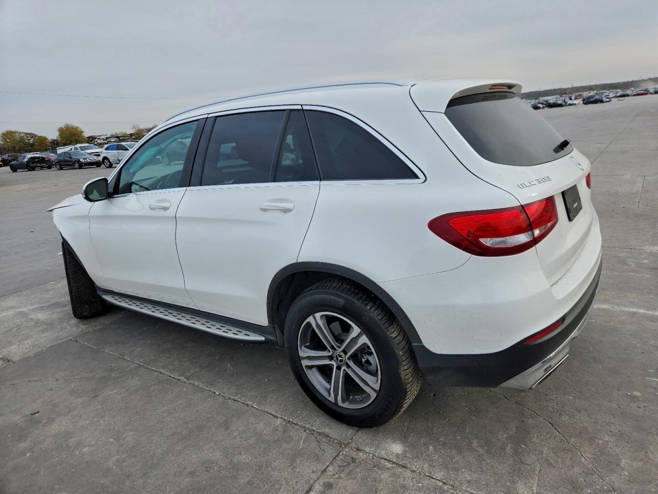 2018 MERCEDES-BENZ GLC 300 photo 2