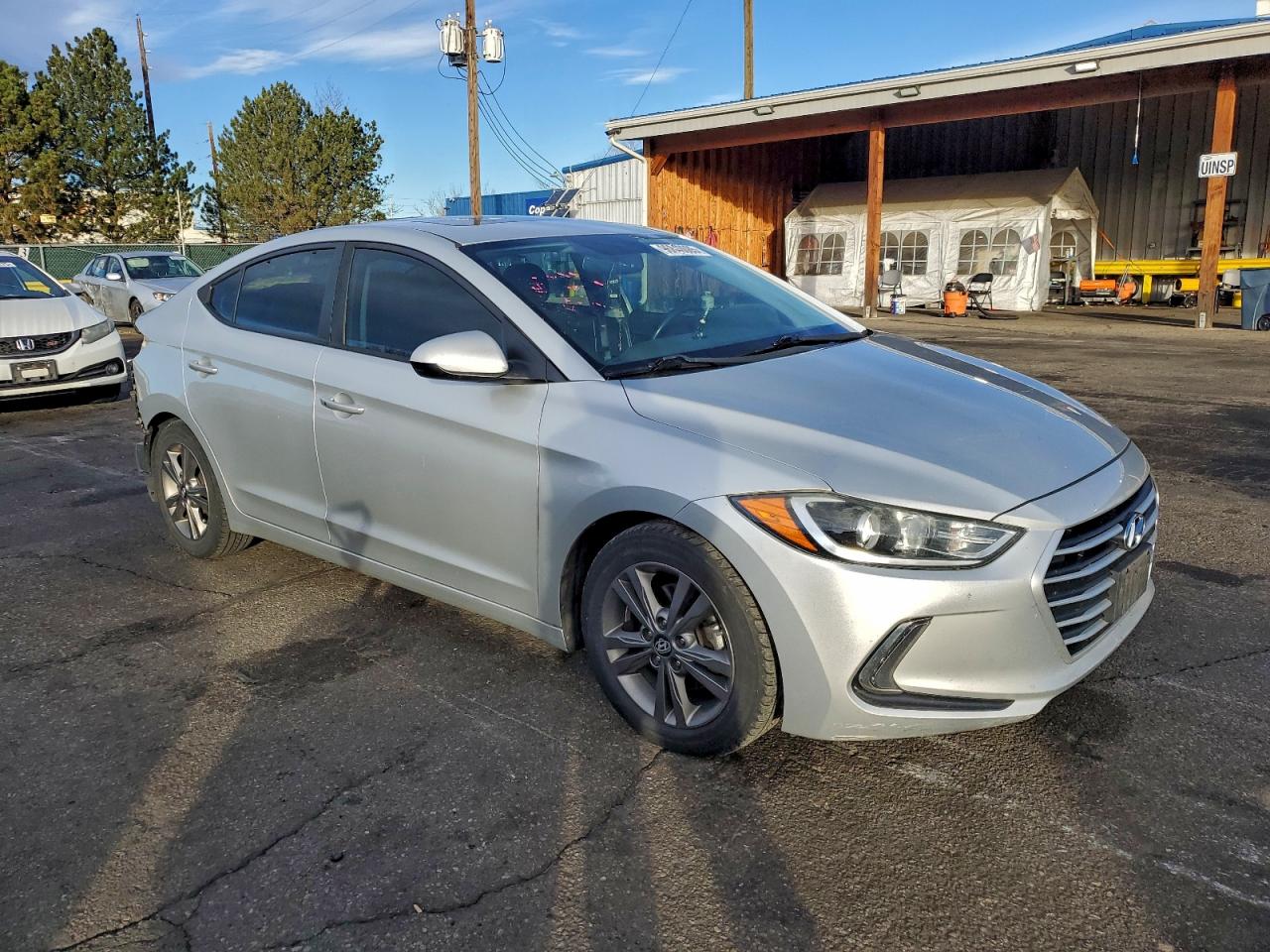 2017 HYUNDAI ELANTRA GT photo 4