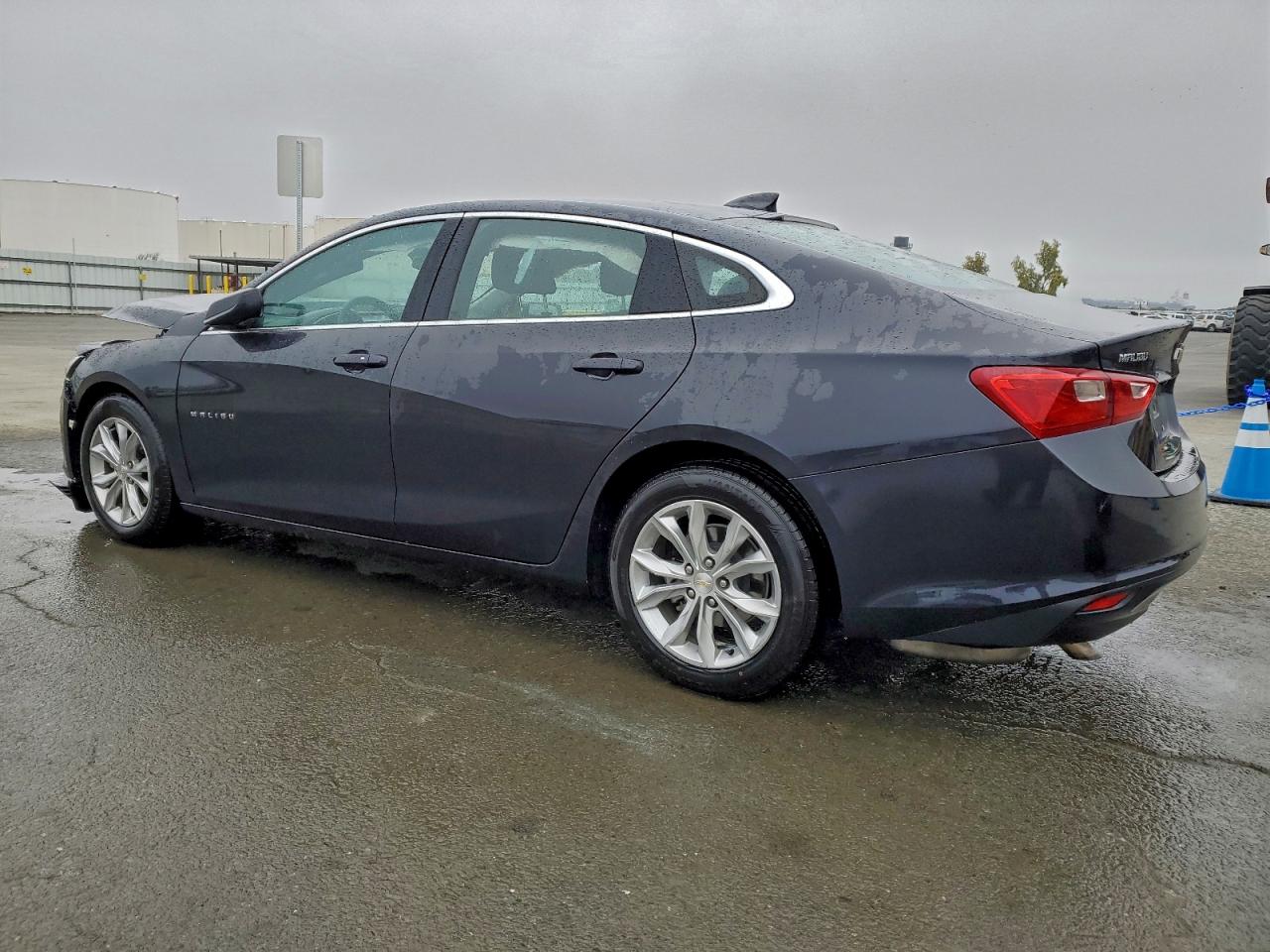 2023 CHEVROLET MALIBU LT photo 2