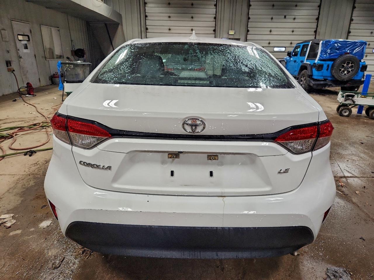 2023 TOYOTA COROLLA LE photo 6