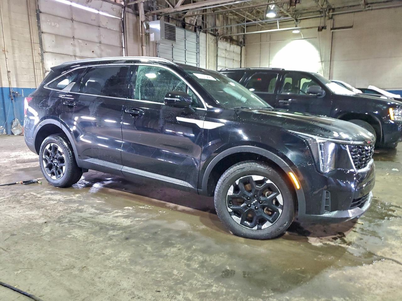 2024 KIA SORENTO S photo 4