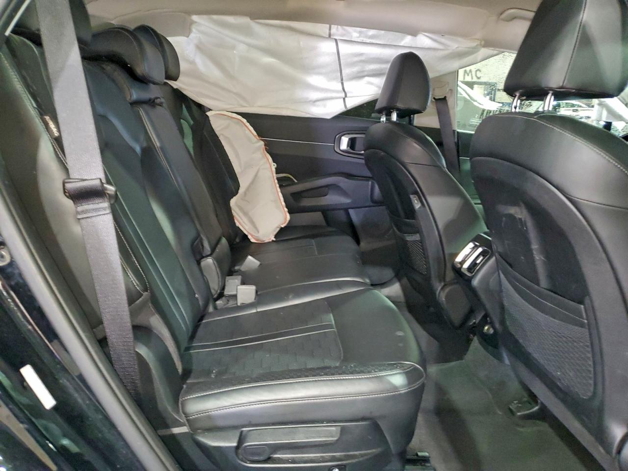 2024 KIA SORENTO S photo 11