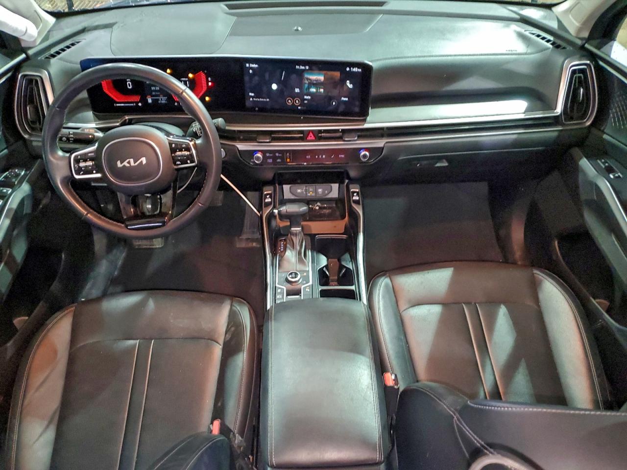 2024 KIA SORENTO S photo 8