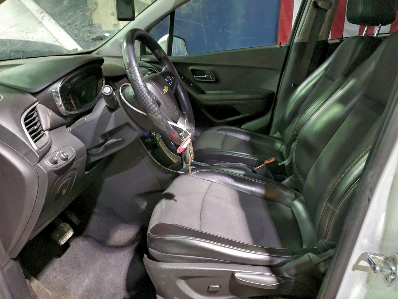 2021 CHEVROLET TRAX 1LT photo 7
