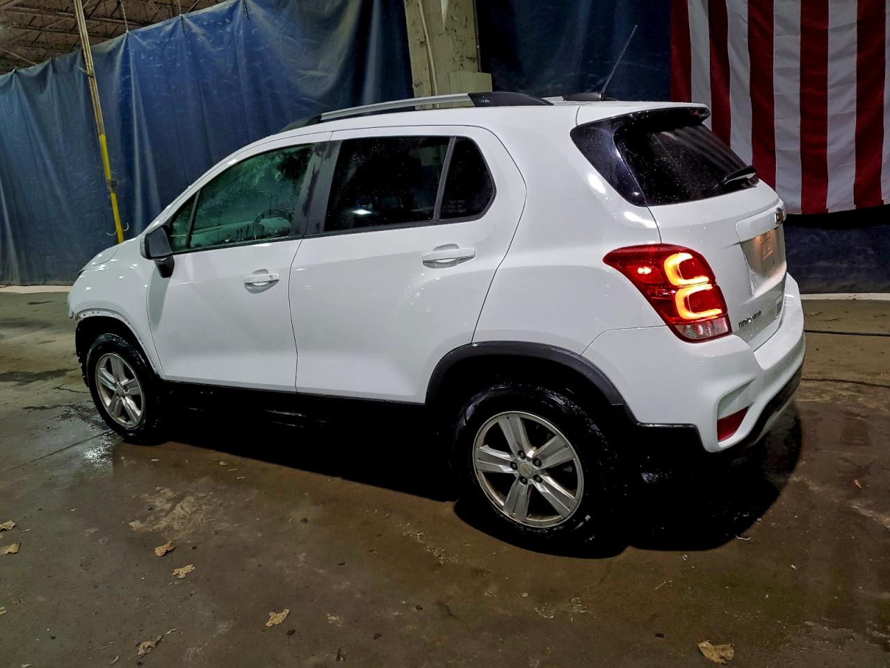 2021 CHEVROLET TRAX 1LT photo 2