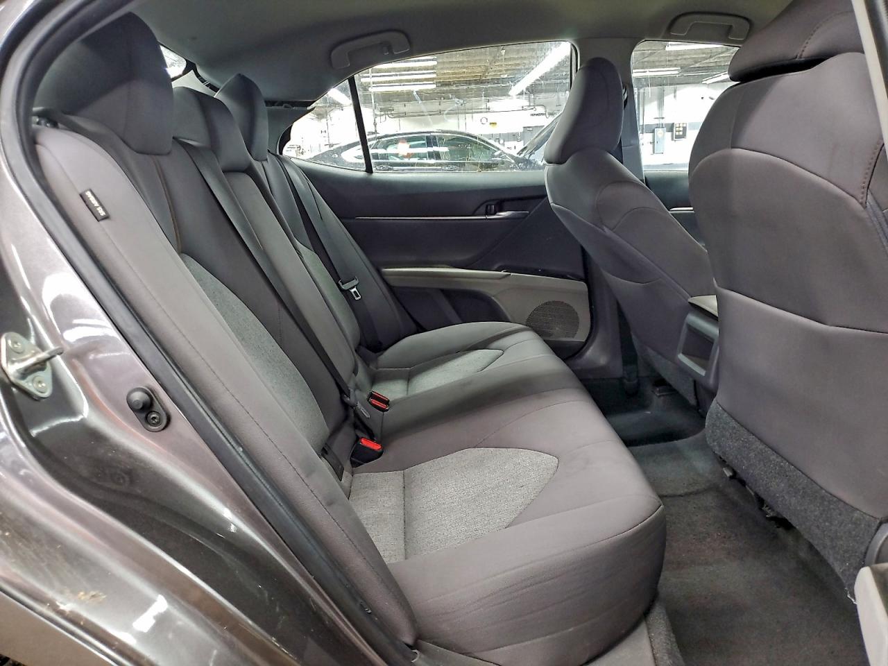 2020 TOYOTA CAMRY LE photo 10