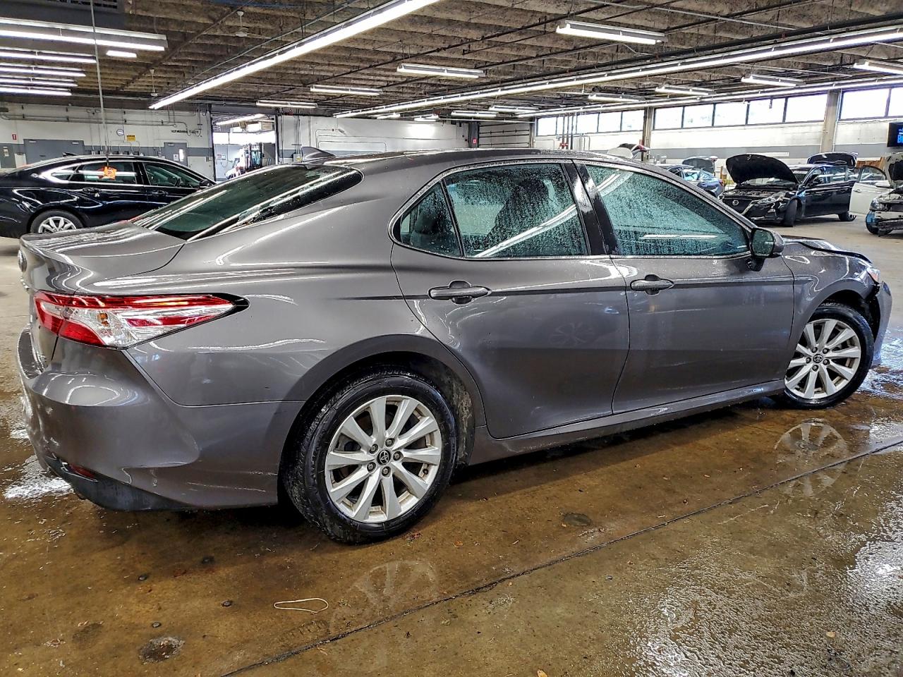 2020 TOYOTA CAMRY LE photo 3