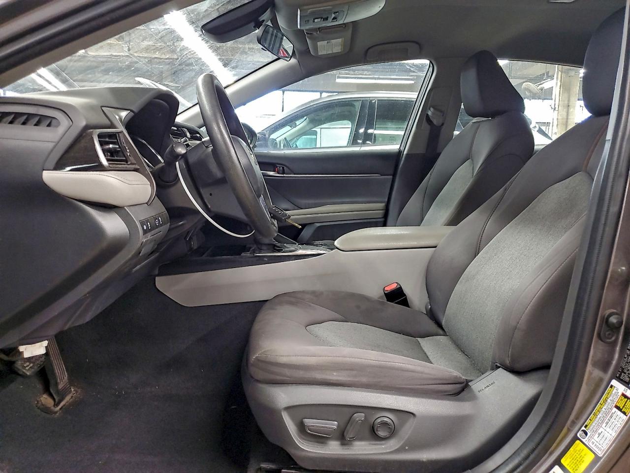 2020 TOYOTA CAMRY LE photo 7