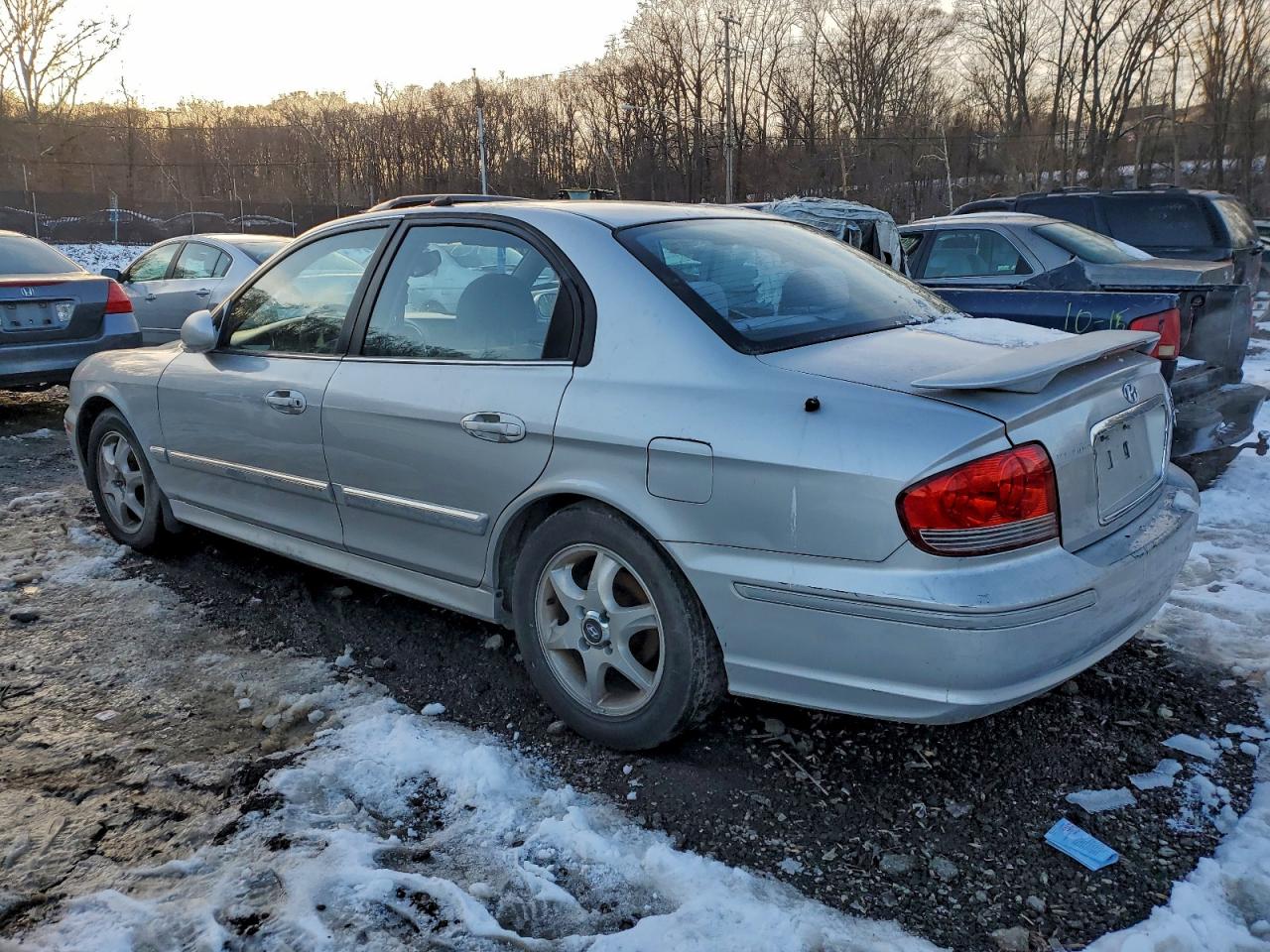 2005 HYUNDAI SONATA GLS photo 2