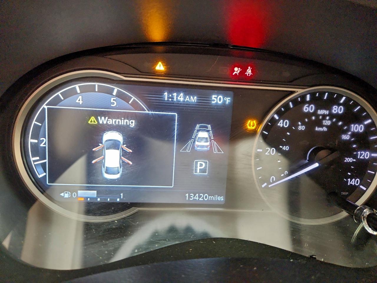 2025 NISSAN VERSA SV photo 9