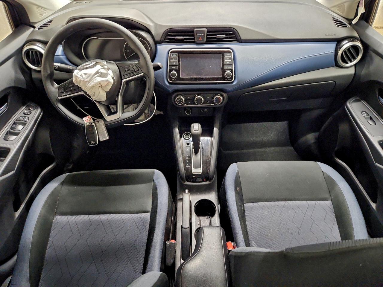2025 NISSAN VERSA SV photo 8