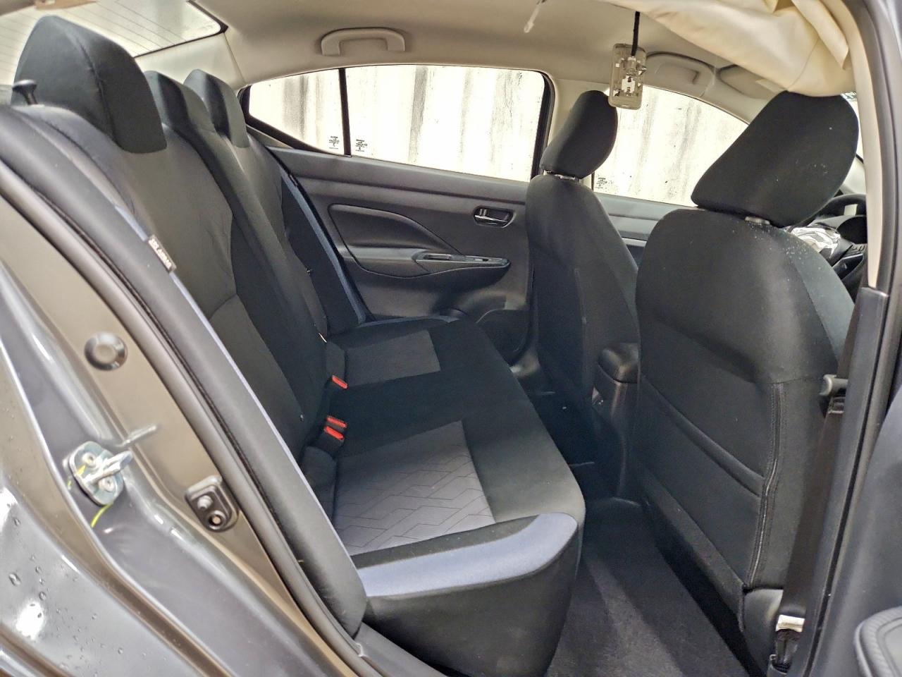 2025 NISSAN VERSA SV photo 10