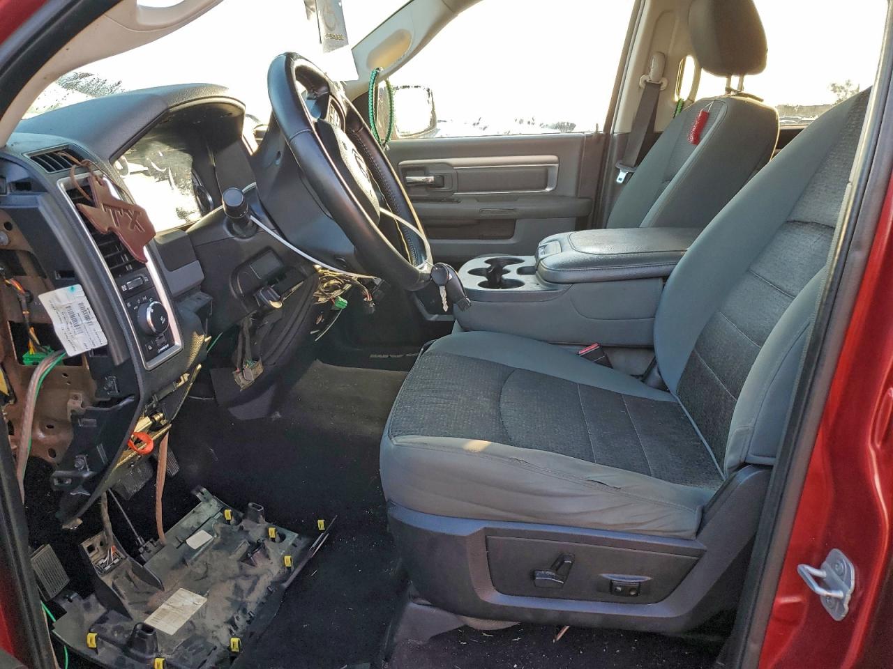 2014 RAM 1500 SLT photo 13