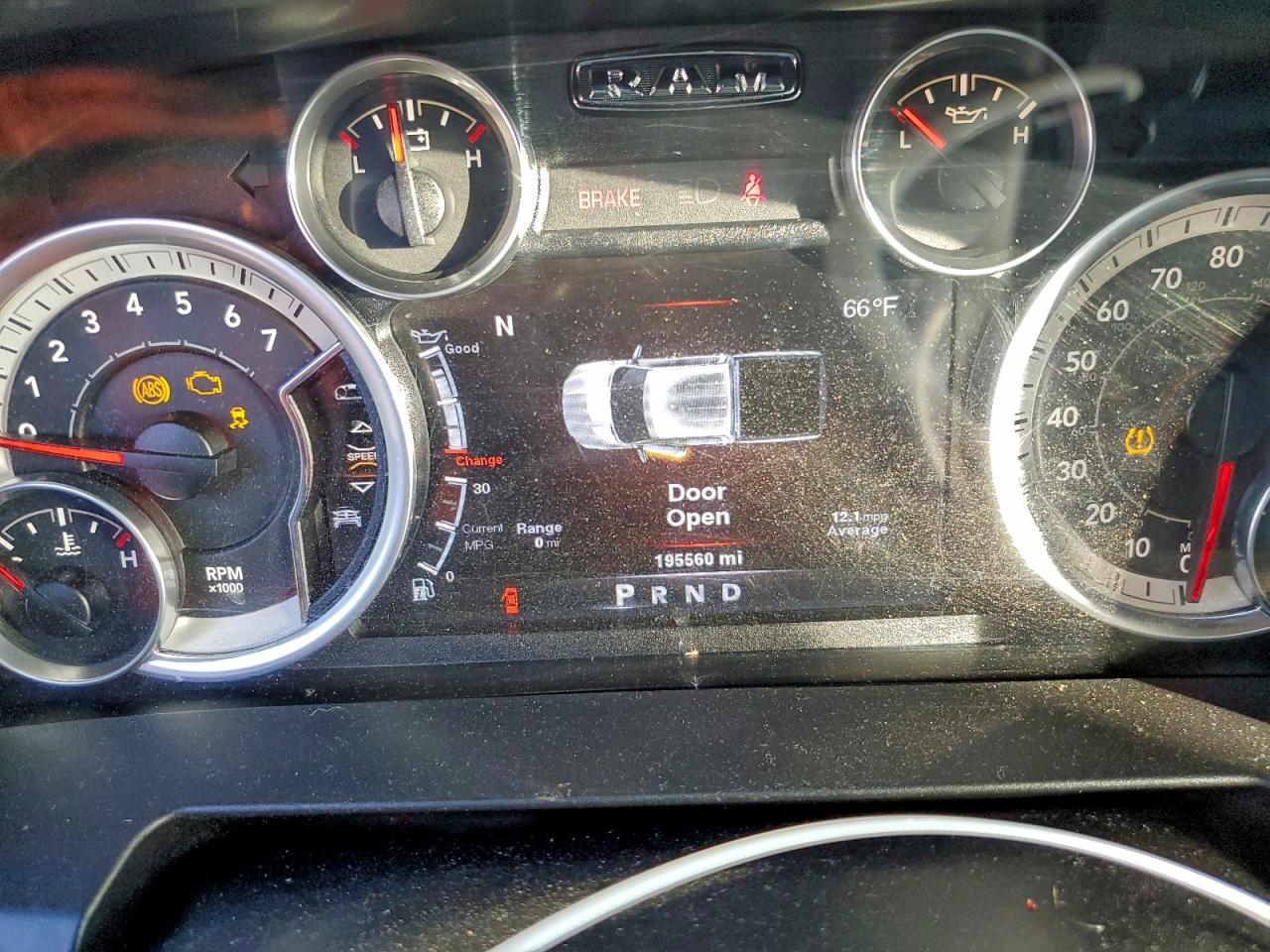 2014 RAM 1500 SLT photo 17