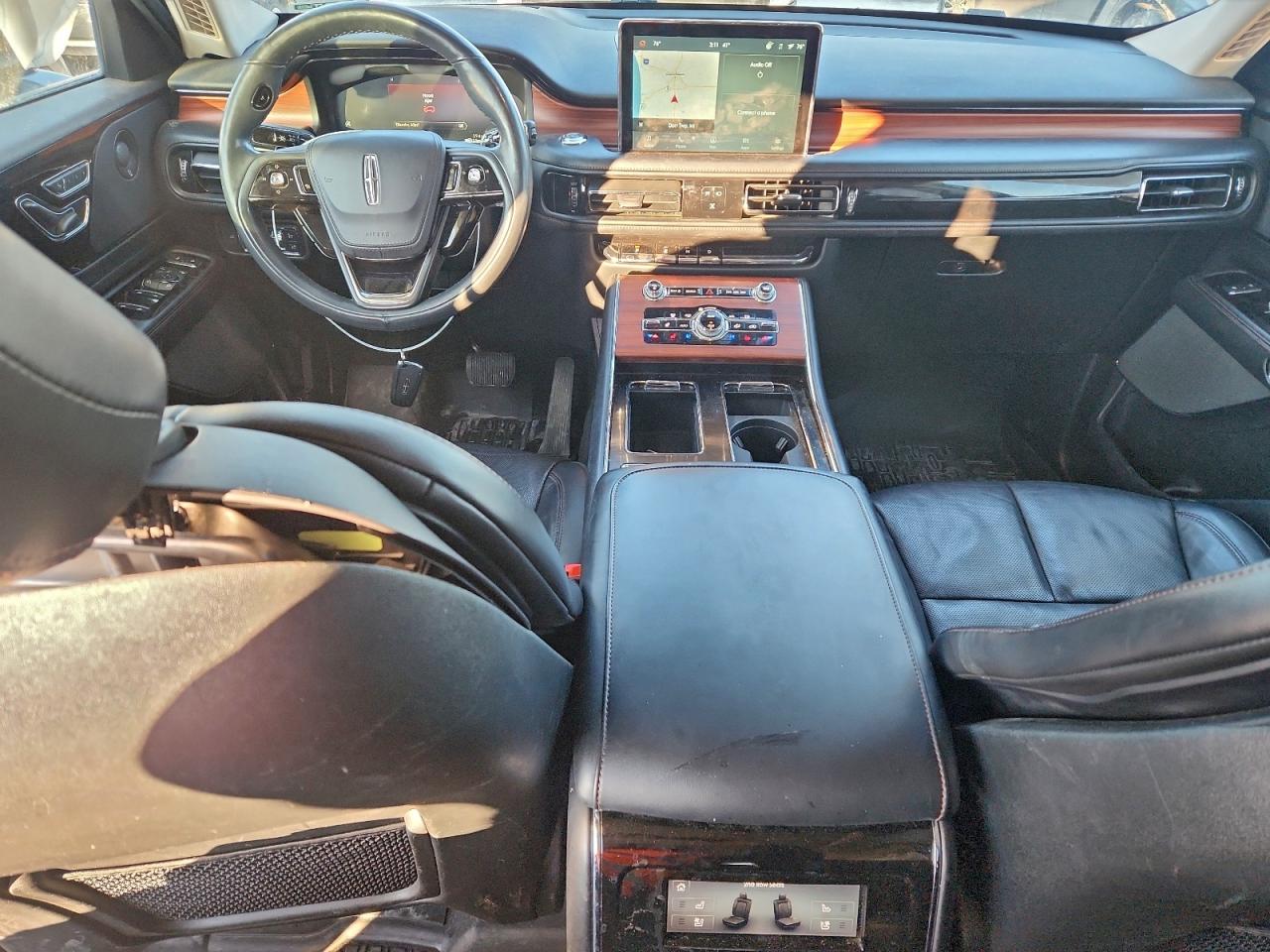 2021 LINCOLN AVIATOR RESERVE photo 8