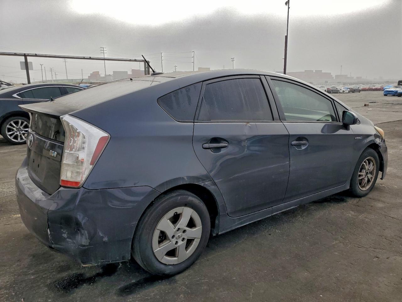 2010 TOYOTA PRIUS photo 5