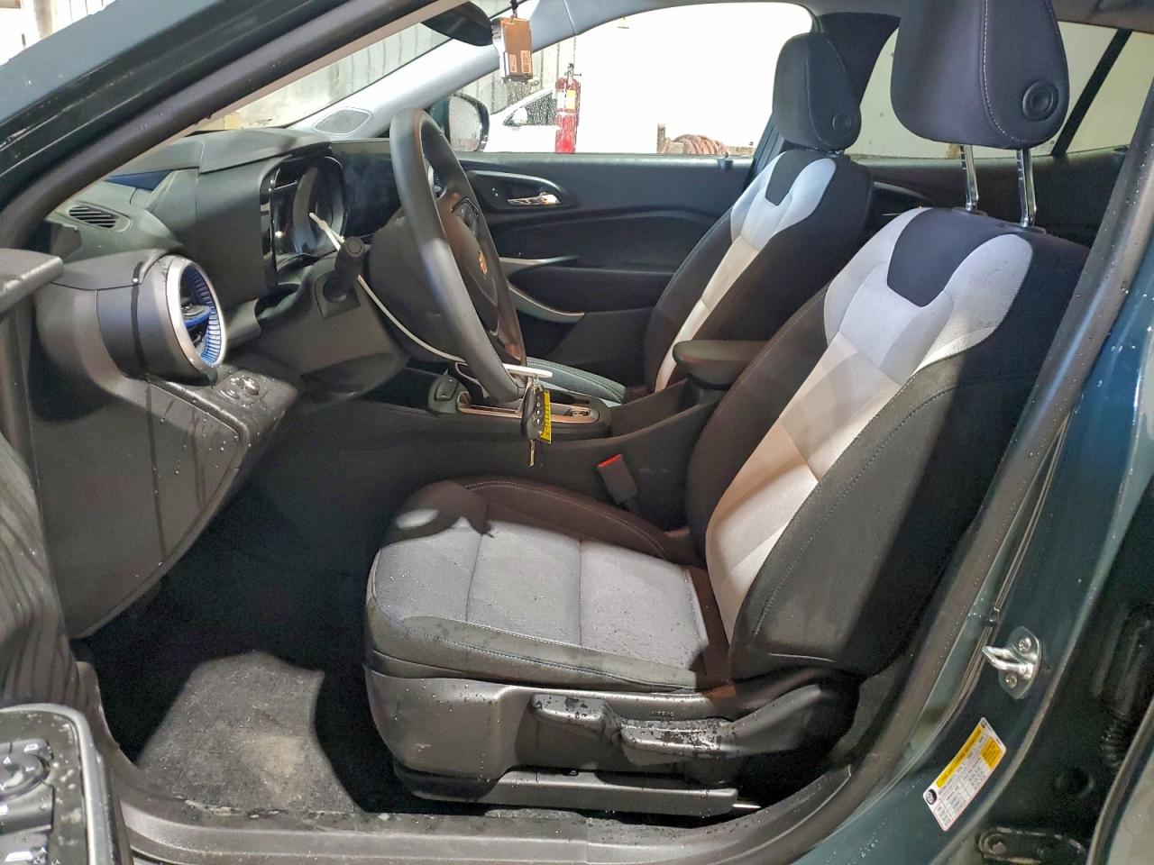 2025 CHEVROLET TRAX LS photo 7