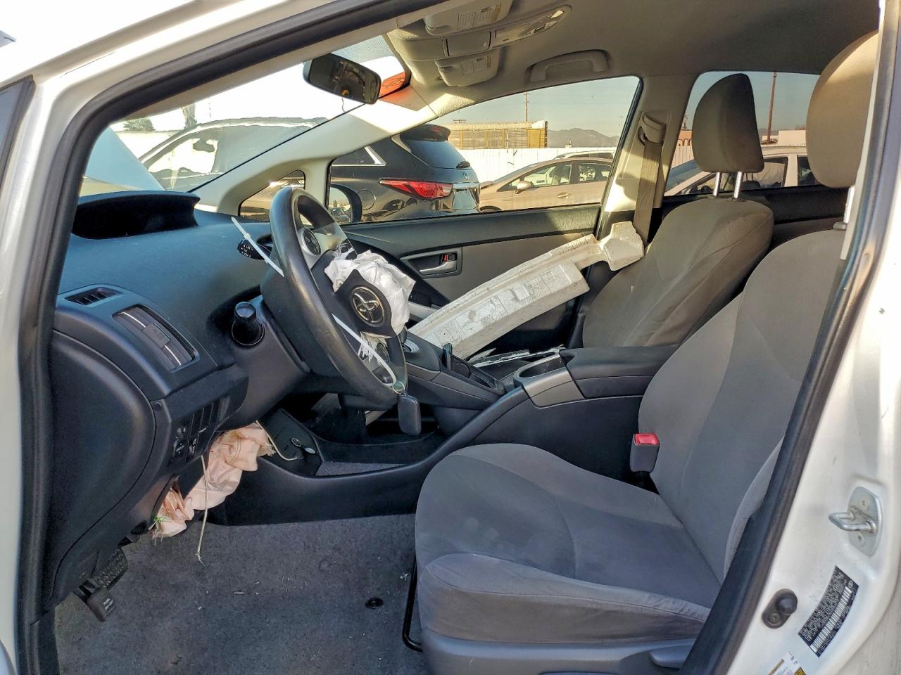 2013 TOYOTA PRIUS photo 7