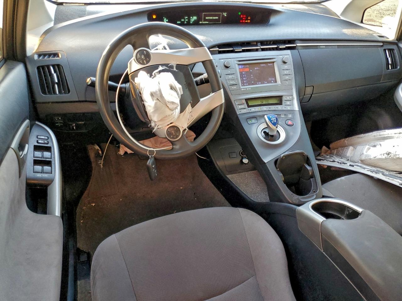 2013 TOYOTA PRIUS photo 8