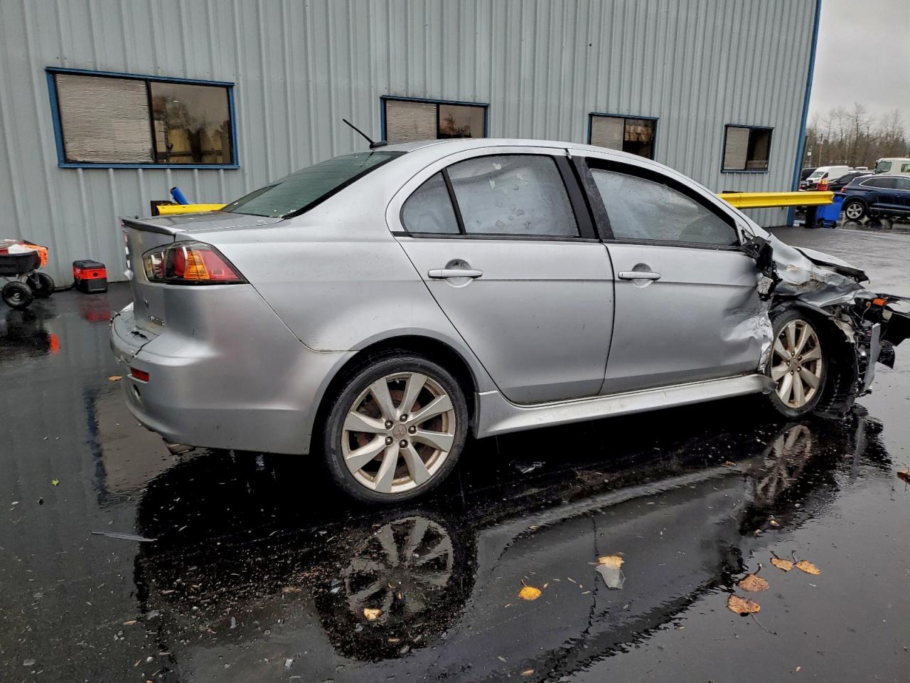 2013 MITSUBISHI LANCER GT photo 3