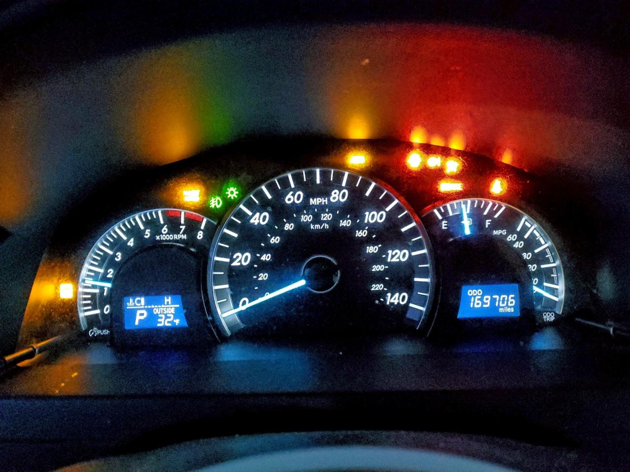 2013 TOYOTA CAMRY L photo 9