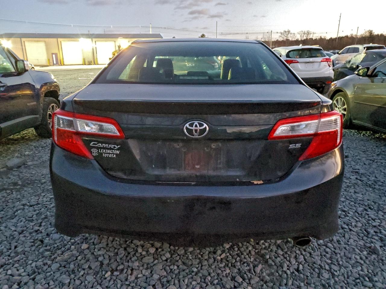 2013 TOYOTA CAMRY L photo 6