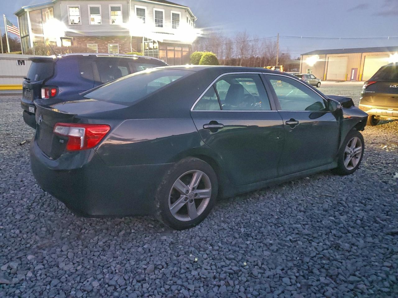 2013 TOYOTA CAMRY L photo 3