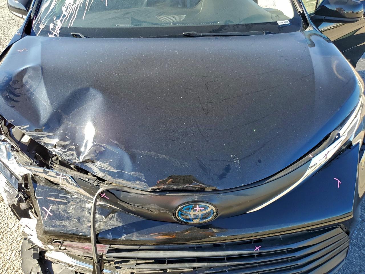 2021 TOYOTA SIENNA XLE photo 12