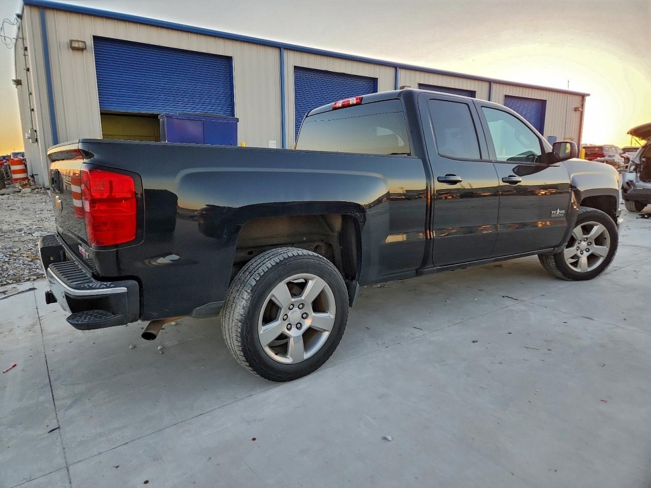 2014 CHEVROLET SILVERADO C1500 LT photo 3