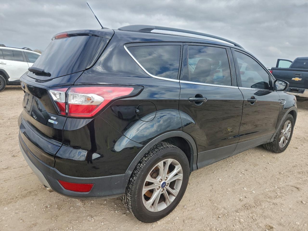 2018 FORD ESCAPE SE photo 3