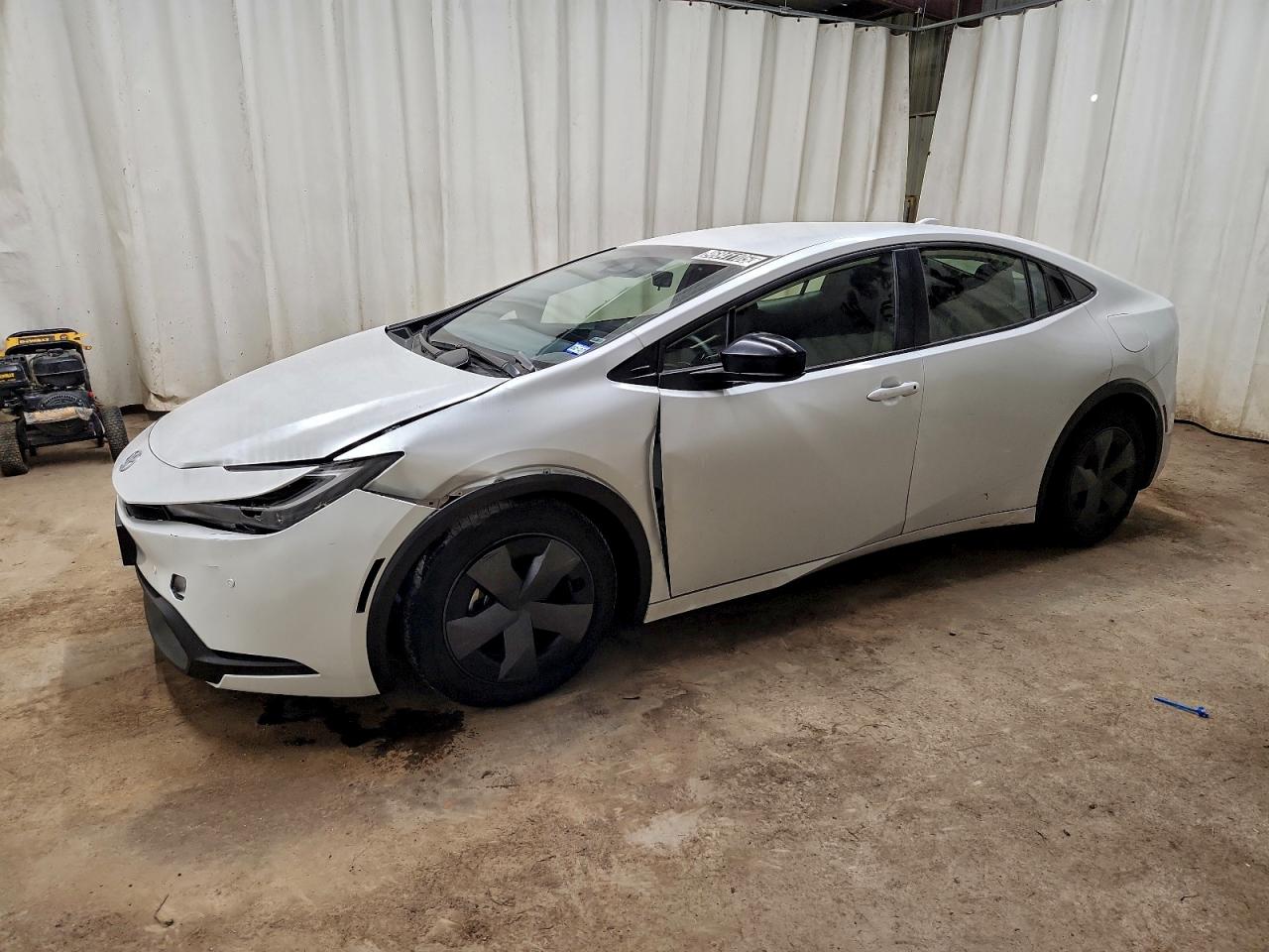 2025 TOYOTA PRIUS LE — FRONT END damage — photo 1