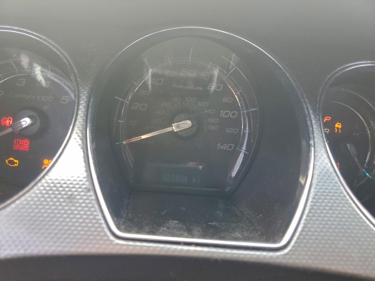 2010 FORD TAURUS SEL photo 9