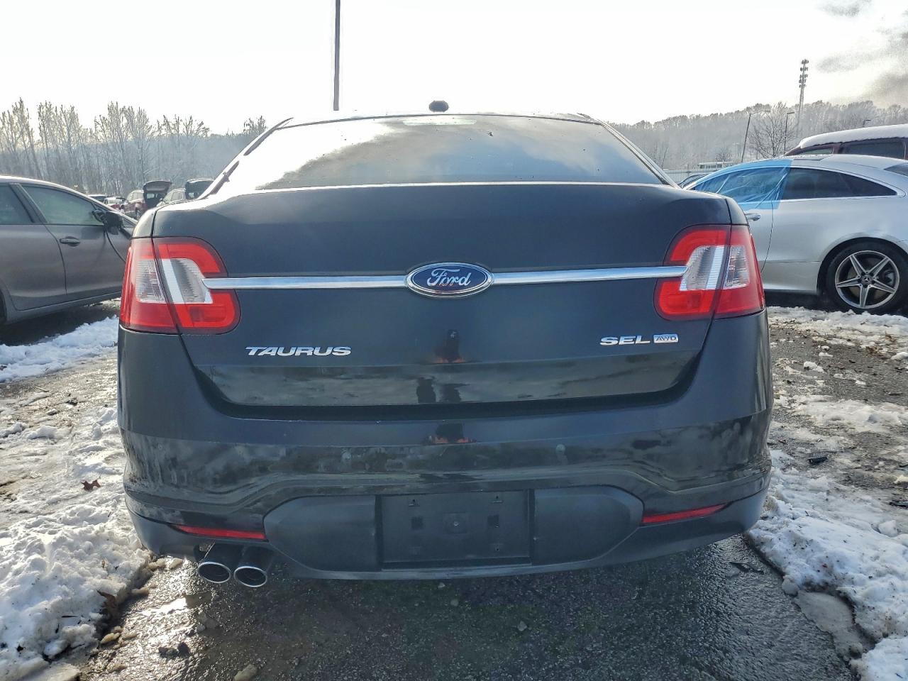 2010 FORD TAURUS SEL photo 6