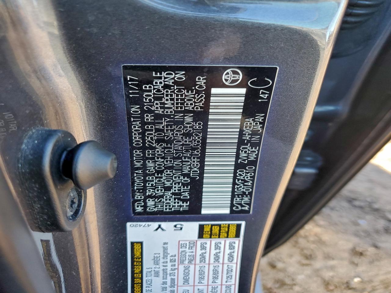 2018 TOYOTA PRIUS photo 12