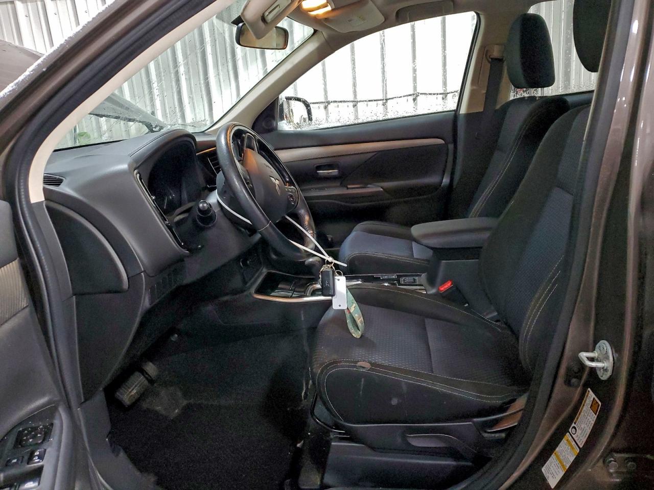 2017 MITSUBISHI OUTLANDER SE photo 7