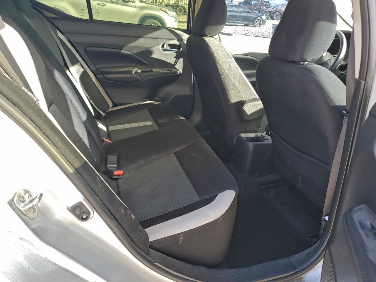 2020 NISSAN VERSA SV photo 10