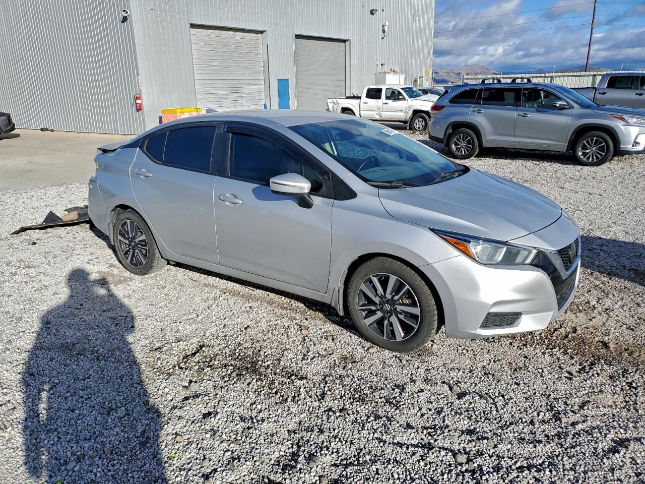 2020 NISSAN VERSA SV photo 4