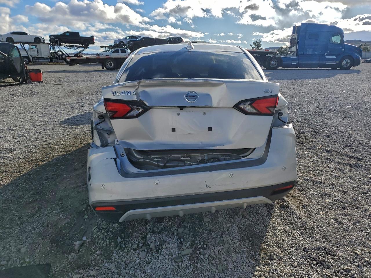 2020 NISSAN VERSA SV photo 6