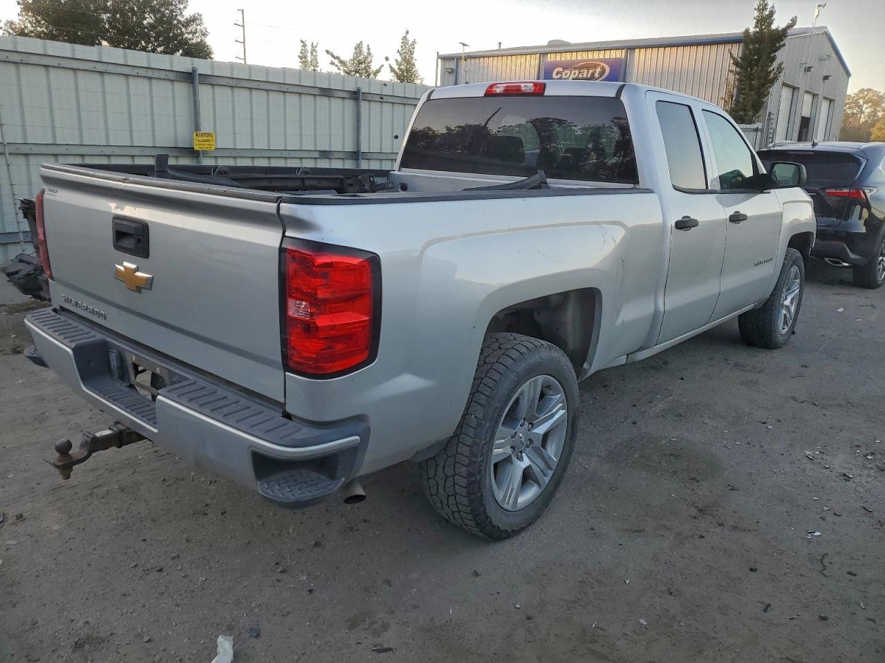 2017 CHEVROLET SILVERADO C1500 CUSTOM photo 3