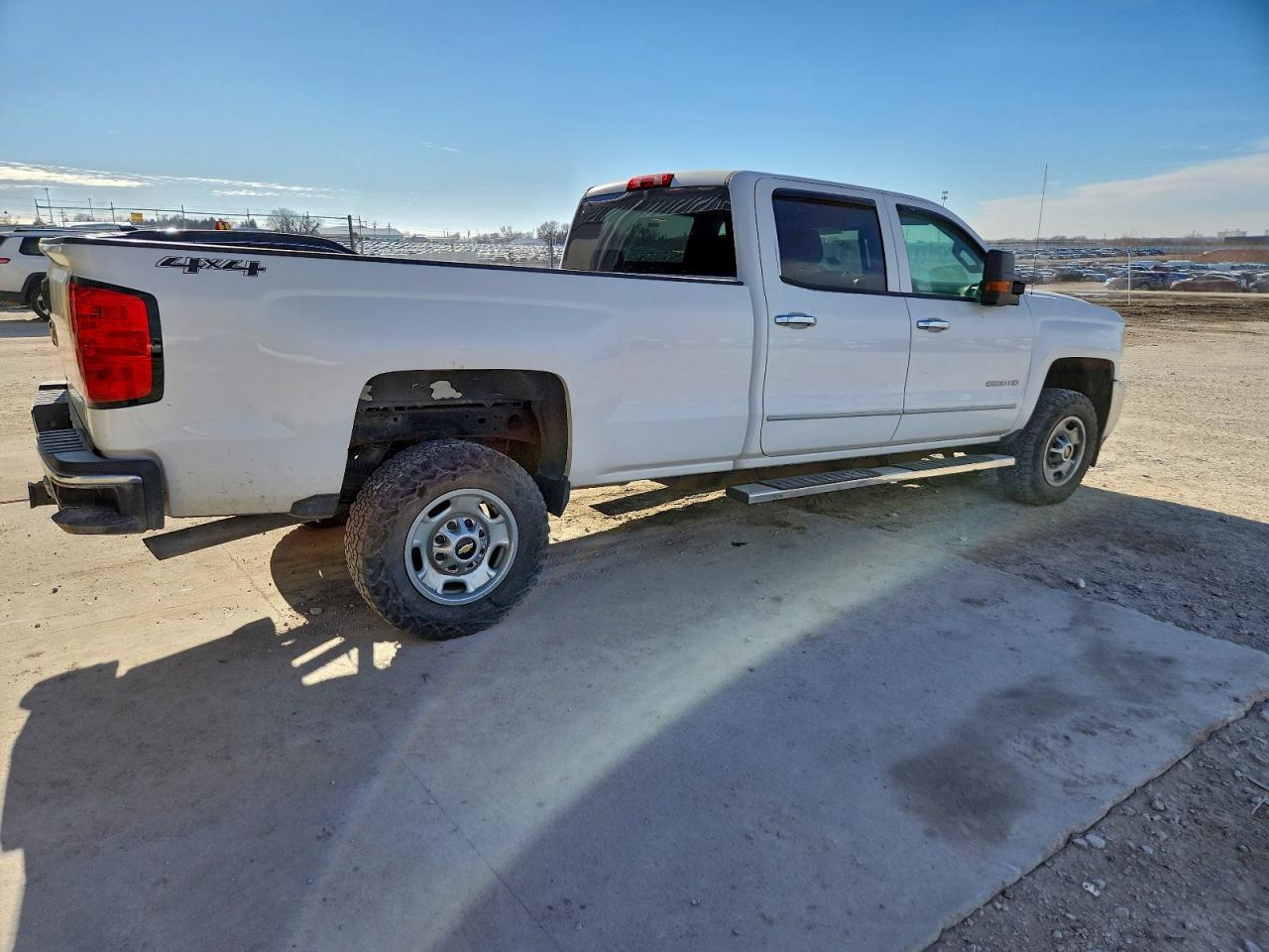 2015 CHEVROLET SILVERADO K2500 HEAVY DUTY photo 3